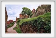 0404_27_Castelnau_village_sous_chateau